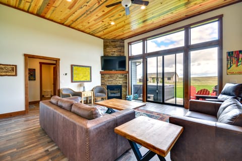 House (4 Bedrooms) | Front of property