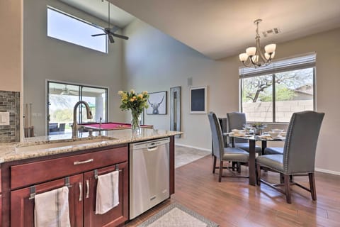 House (5 Bedrooms) | Interior