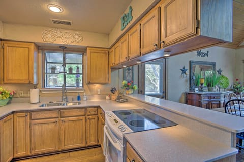 House (4 Bedrooms) | Private kitchen | Microwave, oven, stovetop, dishwasher