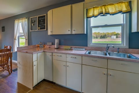 House (2 Bedrooms) | Interior