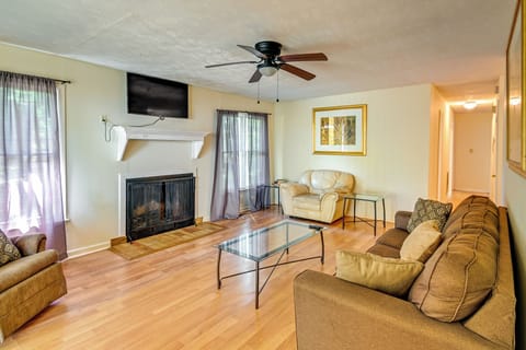 House (3 Bedrooms) | Interior