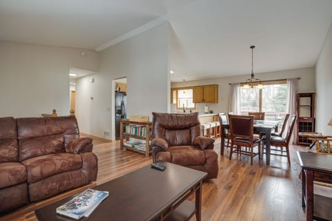 House (5 Bedrooms) | Interior