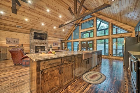 House (4 Bedrooms) | Interior
