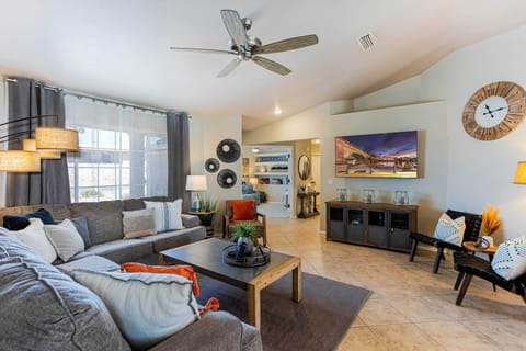 House (3 Bedrooms) | Interior