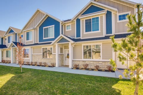 Apartment (3 Bedrooms) | Front of property