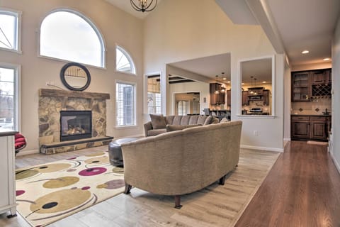 House (6 Bedrooms) | Interior