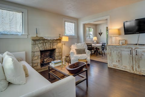 Cottage (2 Bedrooms) | Interior