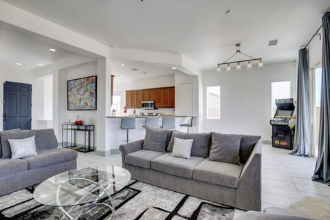 House (3 Bedrooms) | Interior