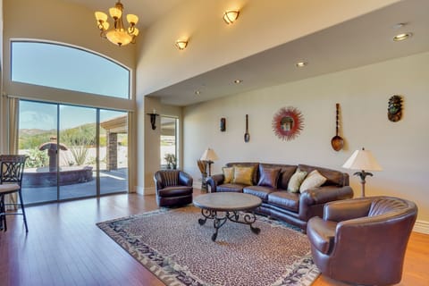 House (4 Bedrooms) | Interior
