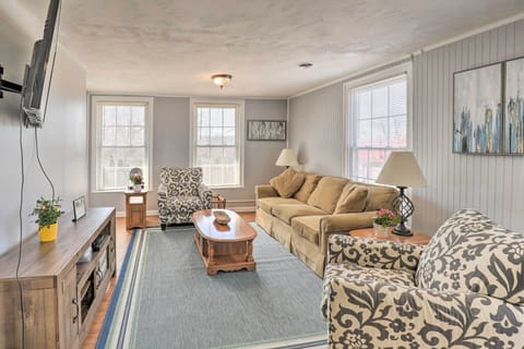 Apartment (3 Bedrooms) | Front of property