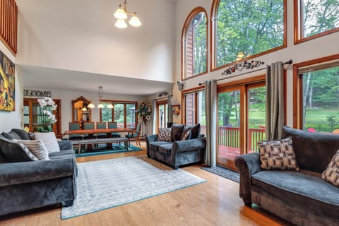 House (5 Bedrooms) | Interior
