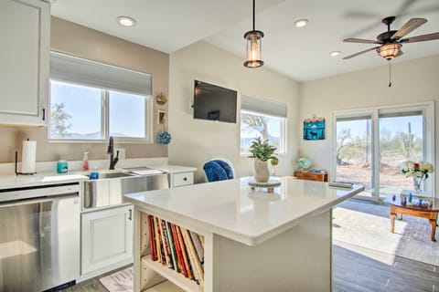 House (2 Bedrooms) | Interior