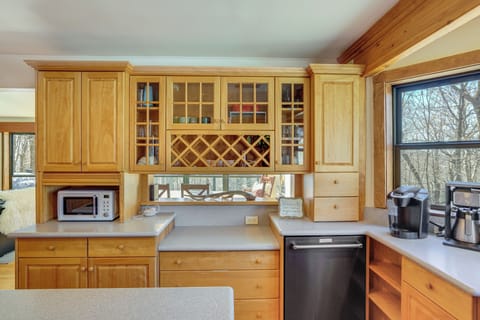 House (5 Bedrooms) | Interior