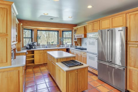 House (5 Bedrooms) | Interior