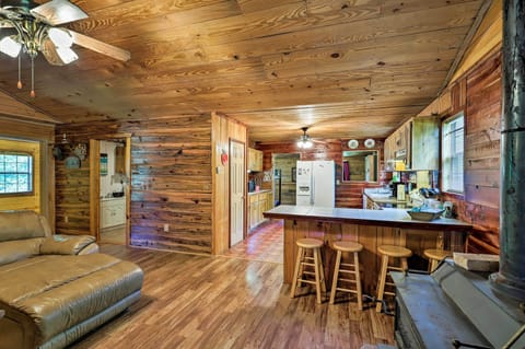 House (2 Bedrooms) | Interior