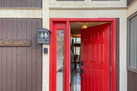 House (5 Bedrooms) | Interior