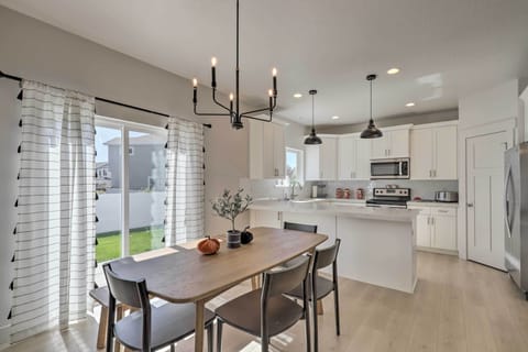 House (4 Bedrooms) | Interior