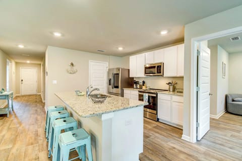 House (3 Bedrooms) | Interior