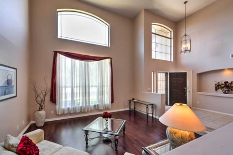 House (5 Bedrooms) | Interior