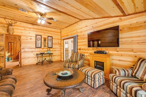 House (4 Bedrooms) | Interior