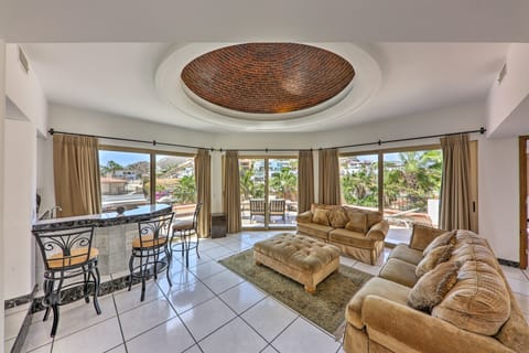 House (5 Bedrooms) | Interior