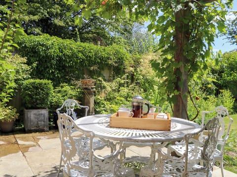 Cottage | Outdoor dining
