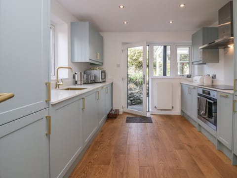 Fridge, dishwasher, electric kettle, toaster