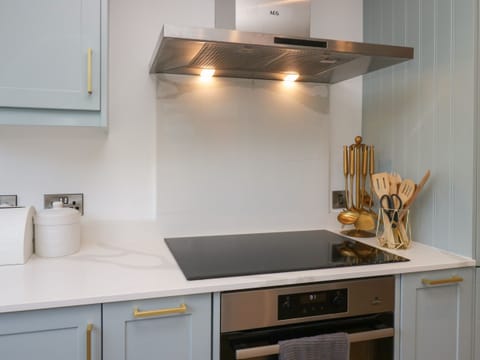 Fridge, dishwasher, electric kettle, toaster