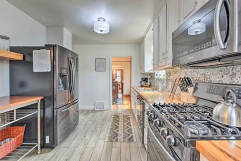 House (5 Bedrooms) | Interior