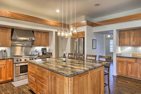 House (4 Bedrooms) | Interior