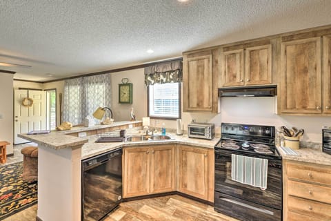 House (2 Bedrooms) | Interior