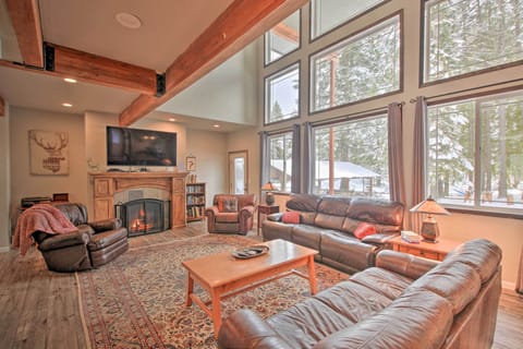 House (6 Bedrooms) | Interior