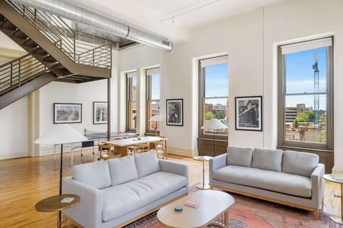 Welcome to your corner loft on iconic Whiskey Row—offering an unbeatable downtown Louisville location with walkable access to distilleries, restaurants, and attractions.