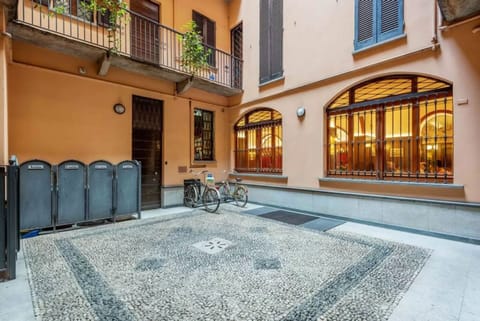 Activities, Amenities, Balcony / Terrace / Patio, Building Exterior, Main Entrance, Spring, Summer, Wellness