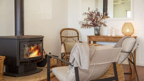 Latitude South Coast - vincentia holiday rentals indoor fireplacee