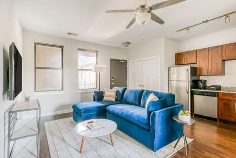 43-inch Smart TV with digital channels, TV, Netflix