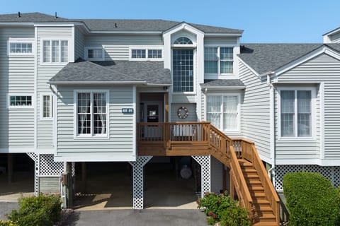 PC104: A Joyful Sound | Front Exterior