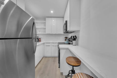 Enjoy the versatility of our kitchen, designed to meet your needs whether you're planning a gourmet masterpiece or opting for a fuss-free meal.