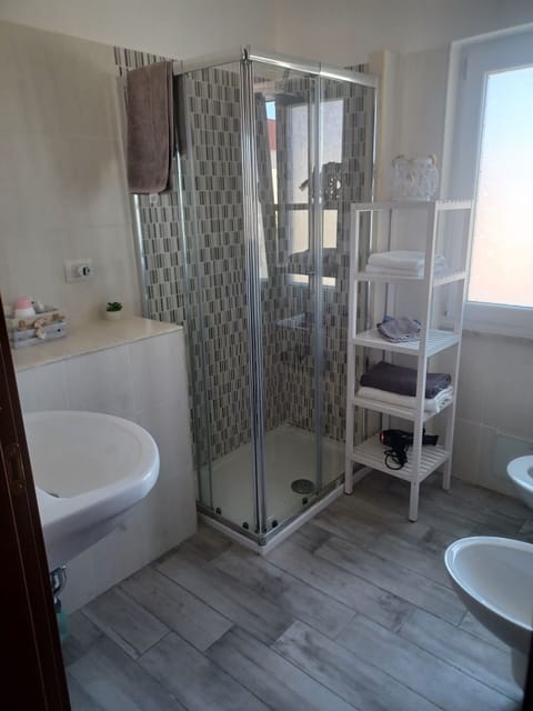 Iron/ironing board, free WiFi