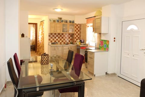 Apartment, Smoking | 1 bedroom