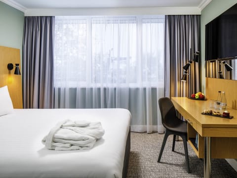 Classic Room, 1 Double Bed | Desk, laptop workspace, soundproofing, iron/ironing board