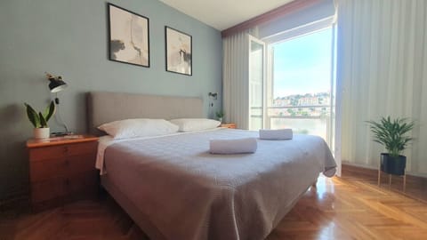Apartment (1 Bedroom) | 1 bedroom, laptop workspace