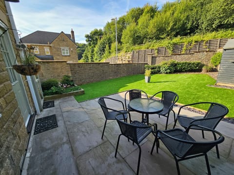 Cottage | Outdoor dining