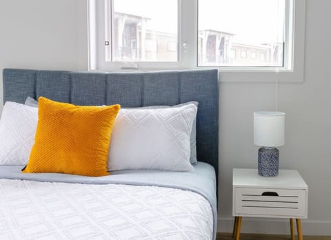 Blue Skies 2 Bedroom Condo 3+ Months Apartment in Nanaimo