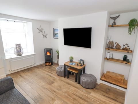 Cottage | Living area