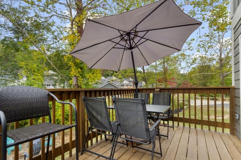 Patio offers an outdoor dining area and BBQ grill.