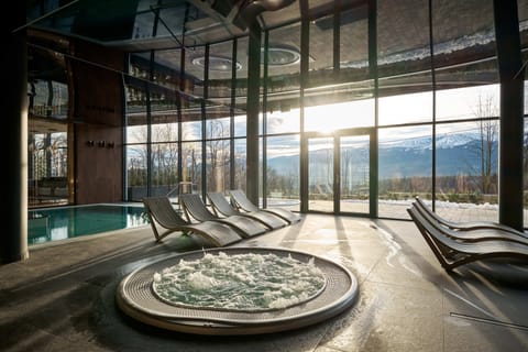 2 indoor pools