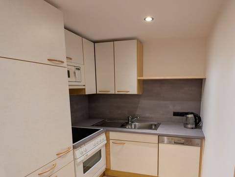 Comfort Studio, Mountain View | Private kitchen