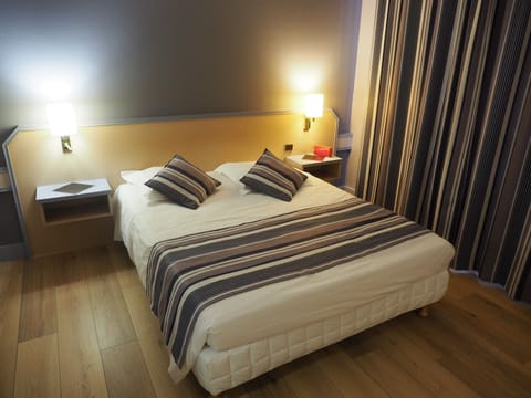 Classic Double or Twin Room | Desk, soundproofing, free WiFi, bed sheets