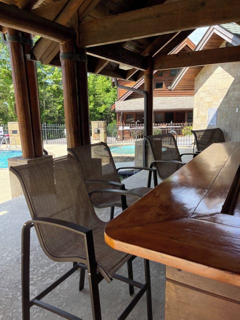 Pool area, take your own drinks in non breakable containers and chill poolside. 